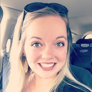 Meet your Posher, Caitlyn